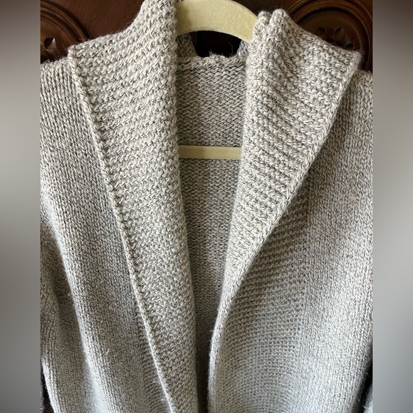 Essue cream/black color block minimalist neutral long open front hooded cardigan - Picture 3 of 7